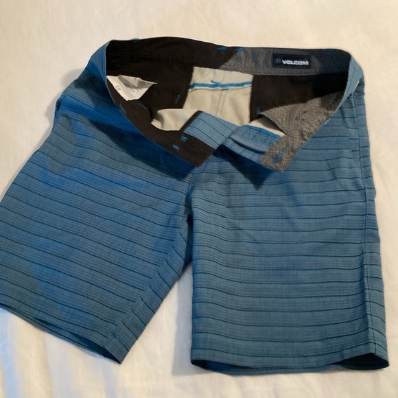 Volcom frickin surf & Turf shorts 30 teal stripes - Picture 14 of 16